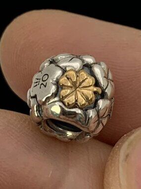 ✨🔥Pandora 20th Anniversary Four Leaf Clover Charm Moments Pendnat